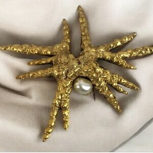Rare vintage brooch by Tortolani. Vintage jewelry. Rare